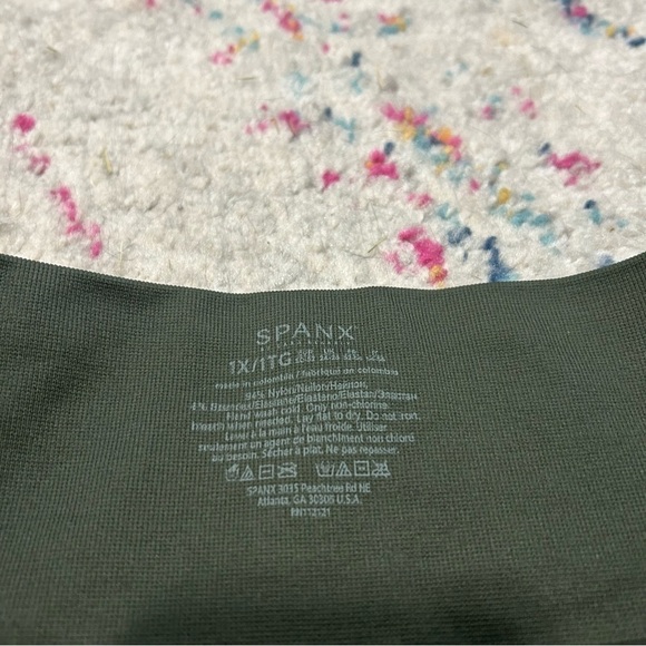 SPANX Look At Me Now Seamless Leggings in Green Camo sz 1X - Picture 4 of 6